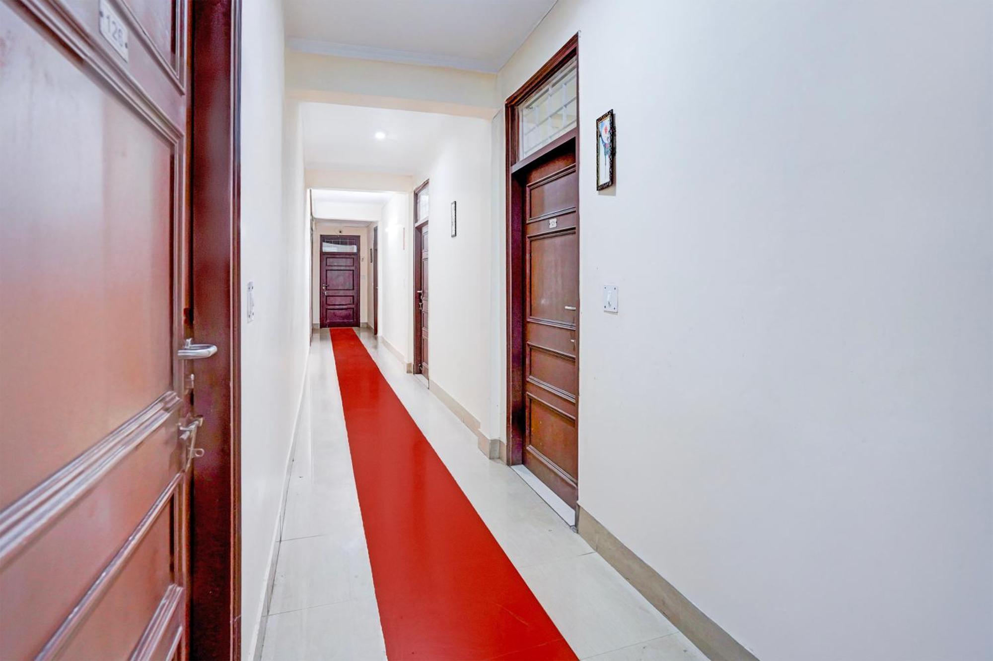 Super Townhouse Mall Road Near Library Chowk Масурі Екстер'єр фото