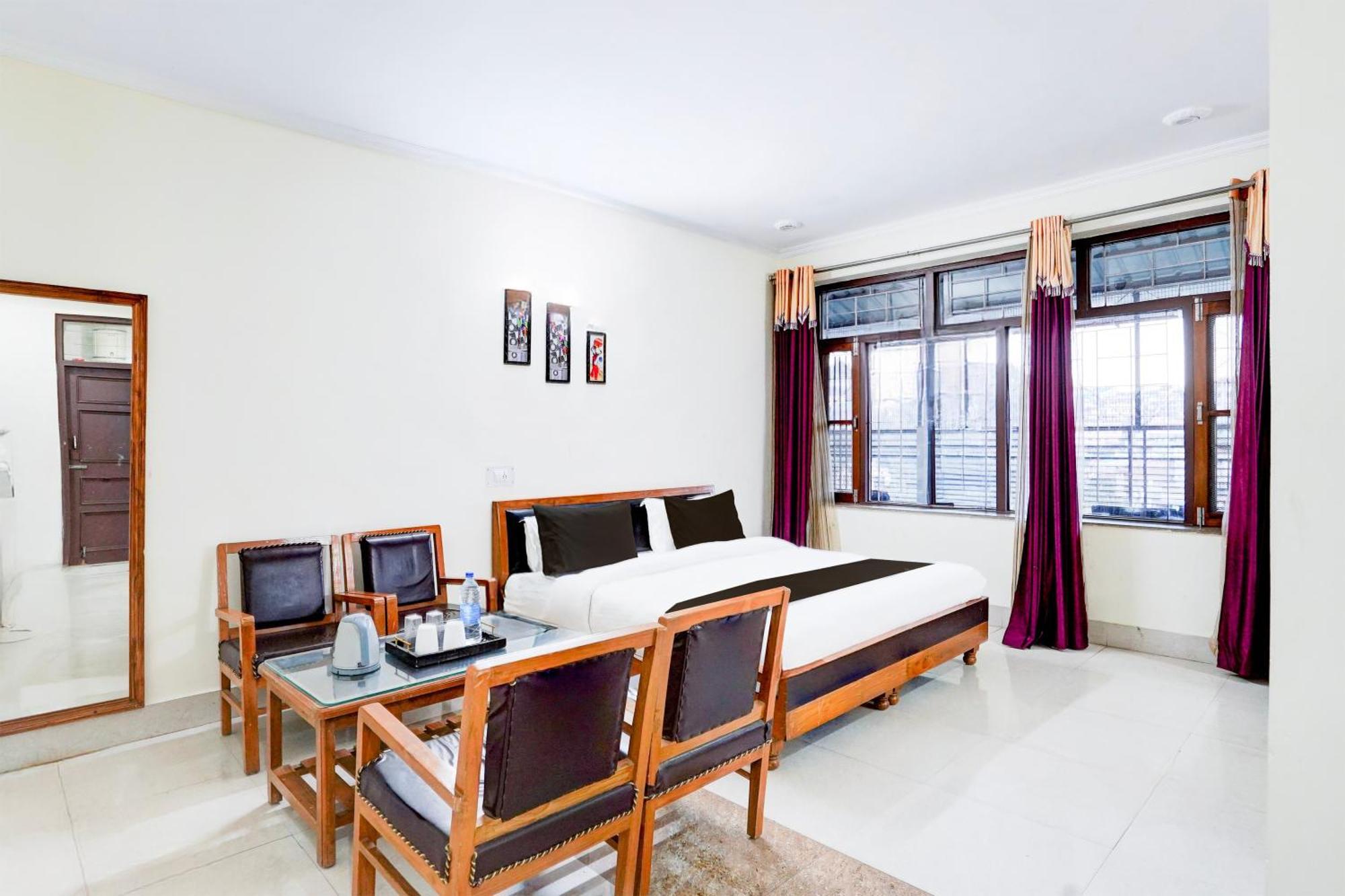 Super Townhouse Mall Road Near Library Chowk Масурі Екстер'єр фото
