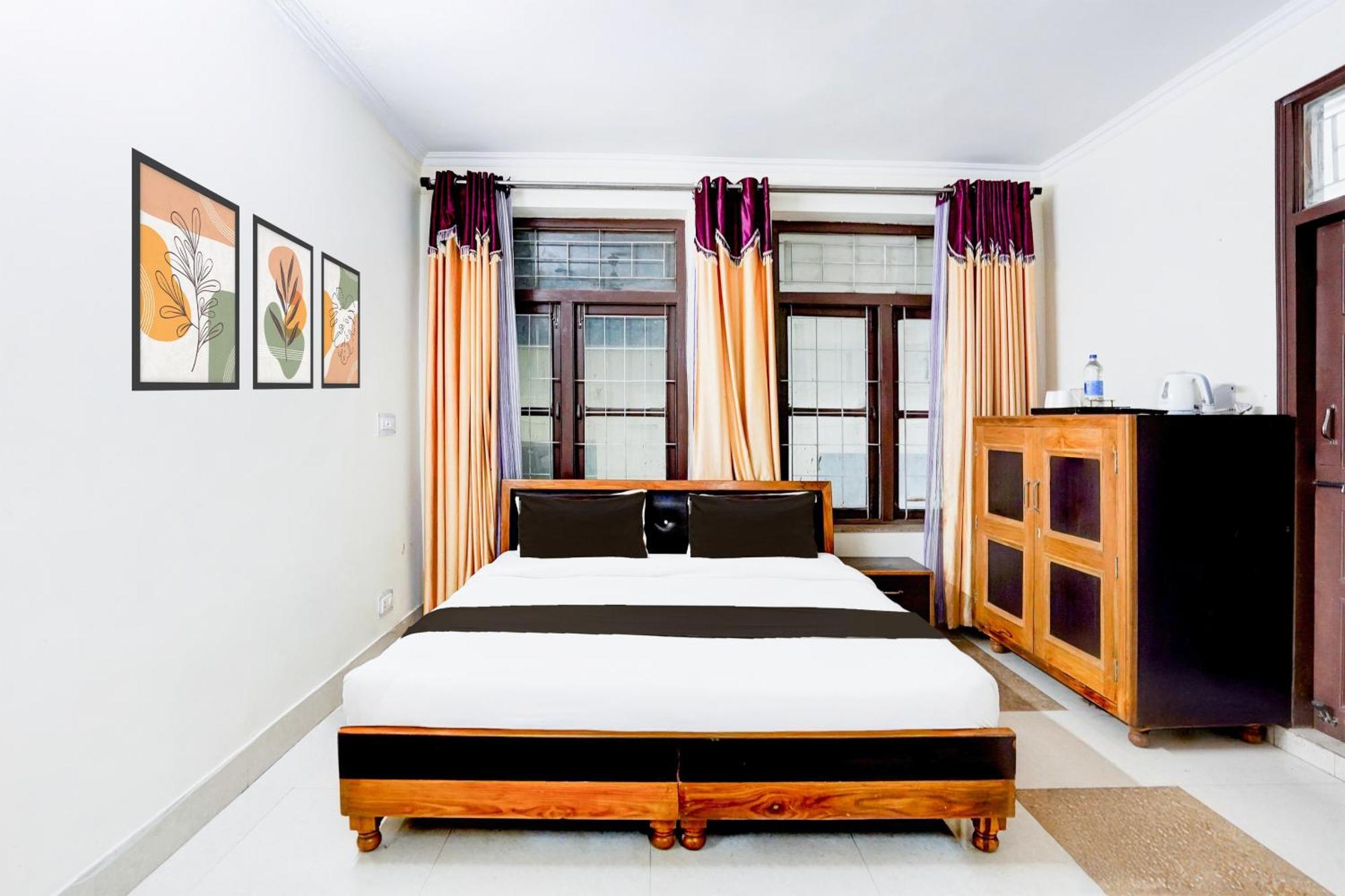 Super Townhouse Mall Road Near Library Chowk Масурі Екстер'єр фото