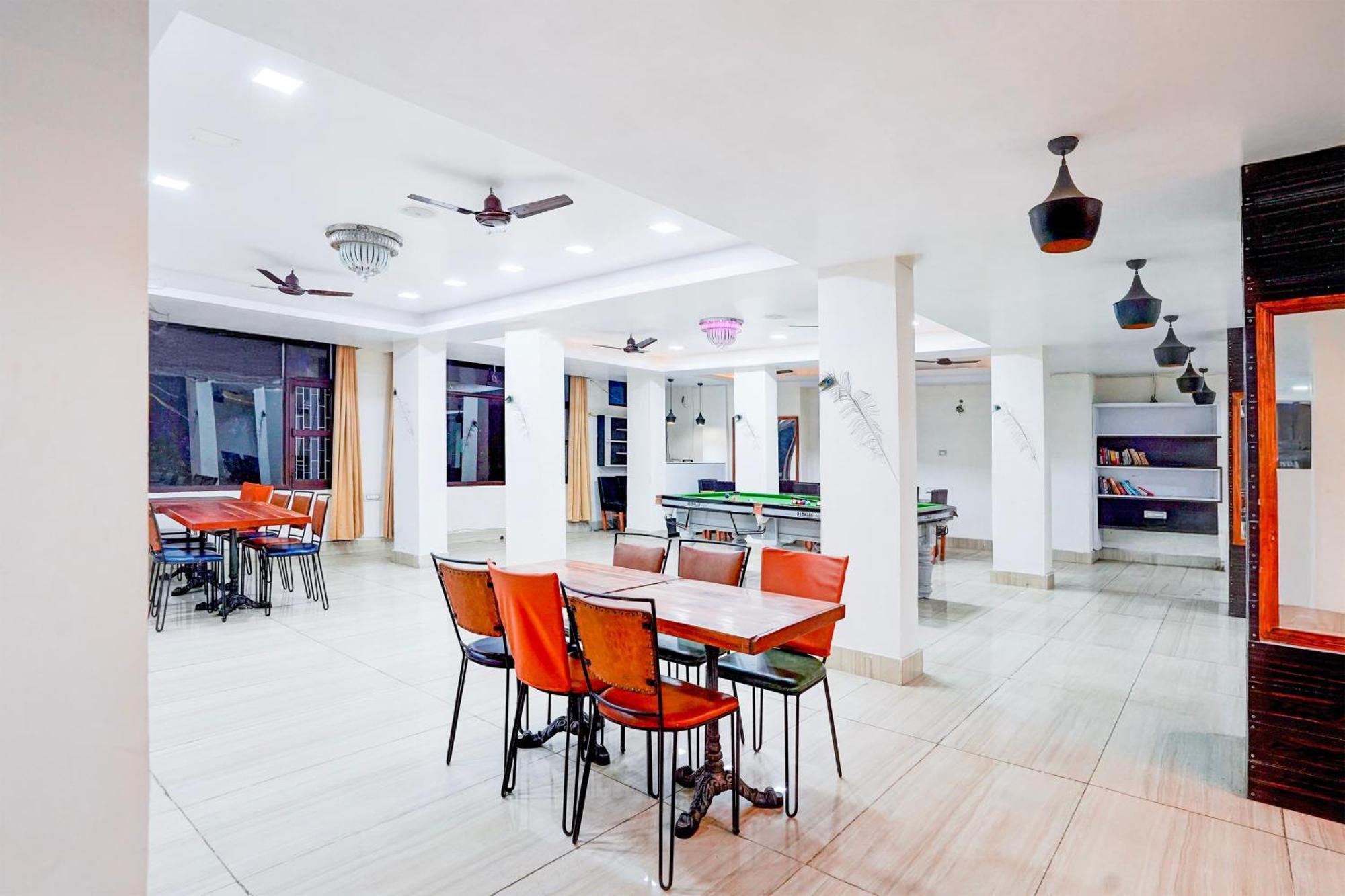 Super Townhouse Mall Road Near Library Chowk Масурі Екстер'єр фото