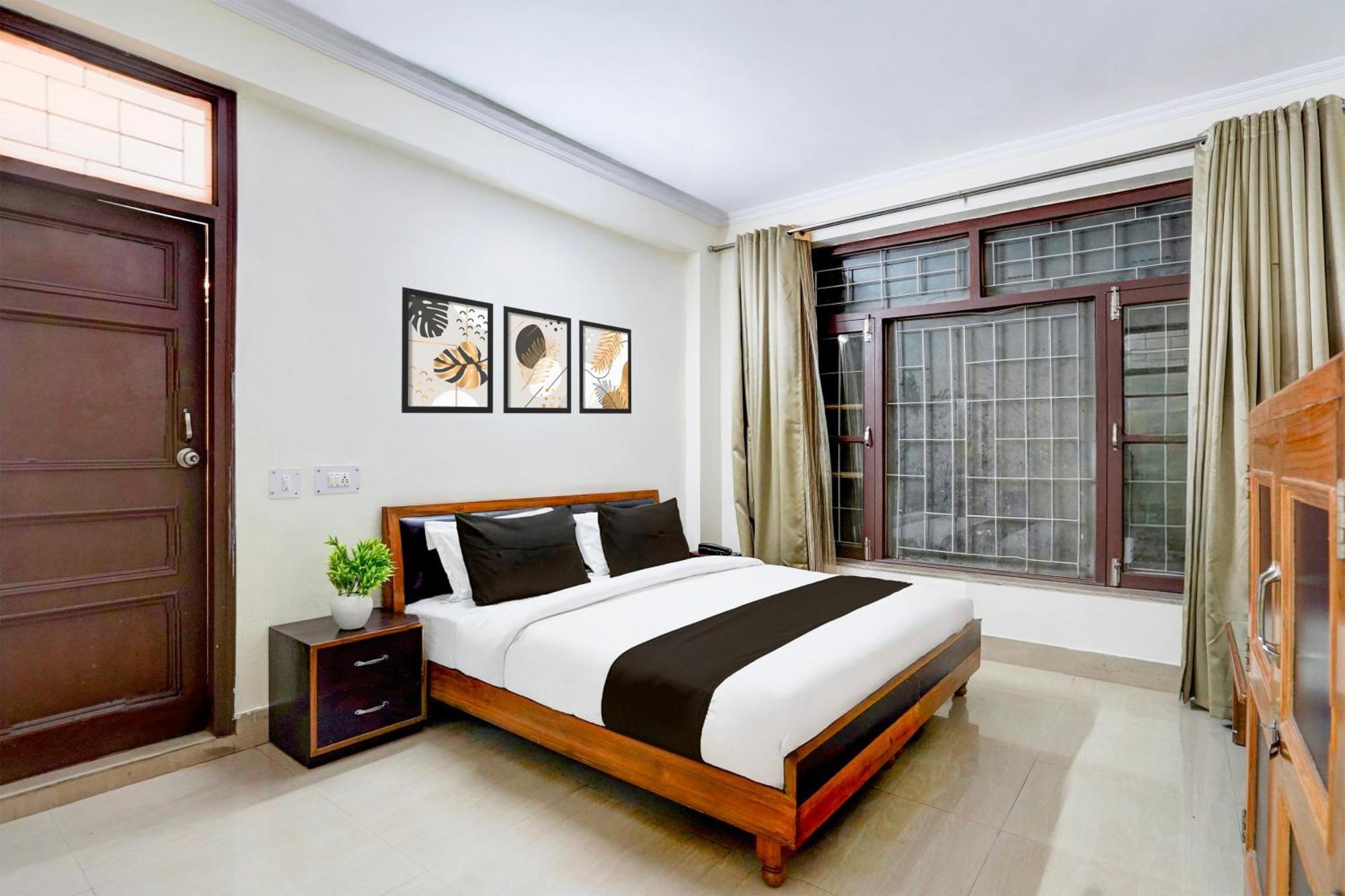 Super Townhouse Mall Road Near Library Chowk Масурі Екстер'єр фото